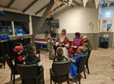 Sinterklaasfeest bij S.K.N.W.K. voor JO7-1 van vrijdag 1 december 2023 (142/180)